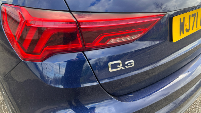 Audi Q3 35 TDI S Line 5dr S Tronic Diesel Estate